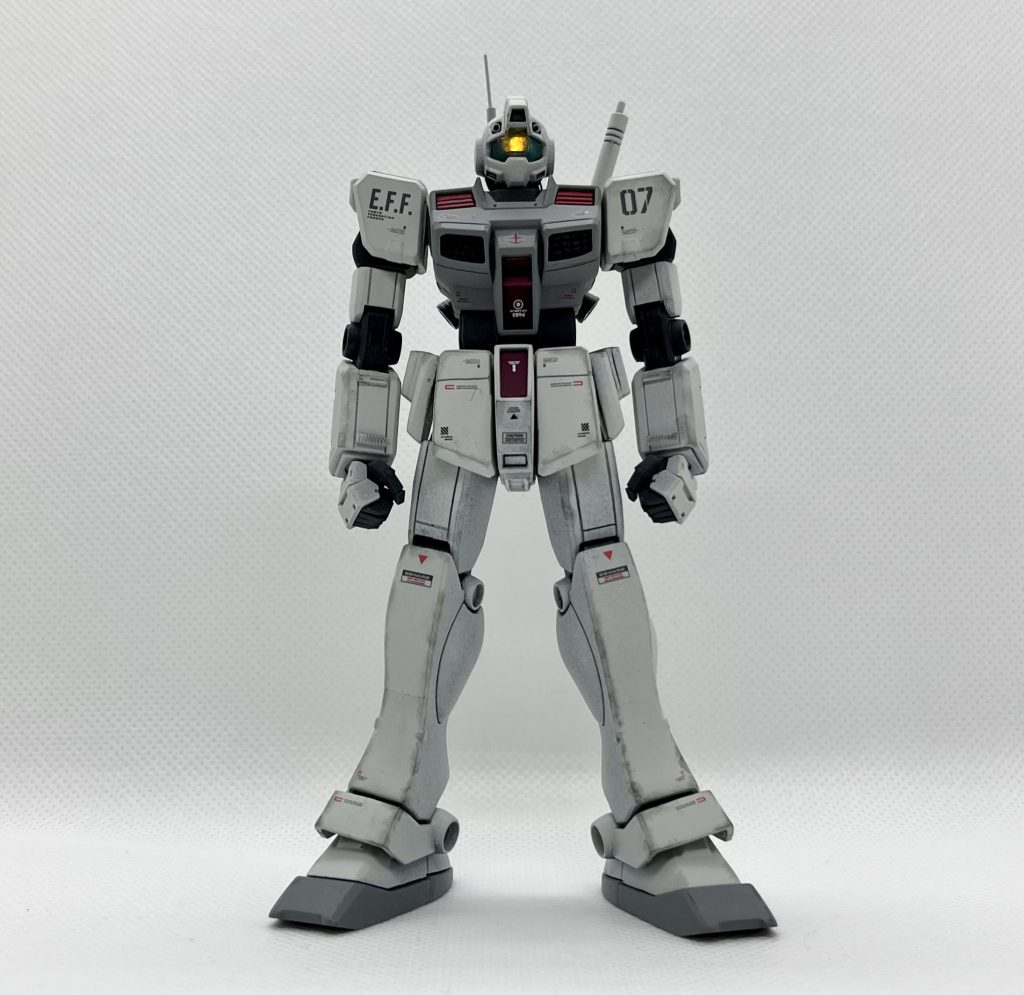 正面から素立ちで。ジムらしくちょっと弱々しい感じも