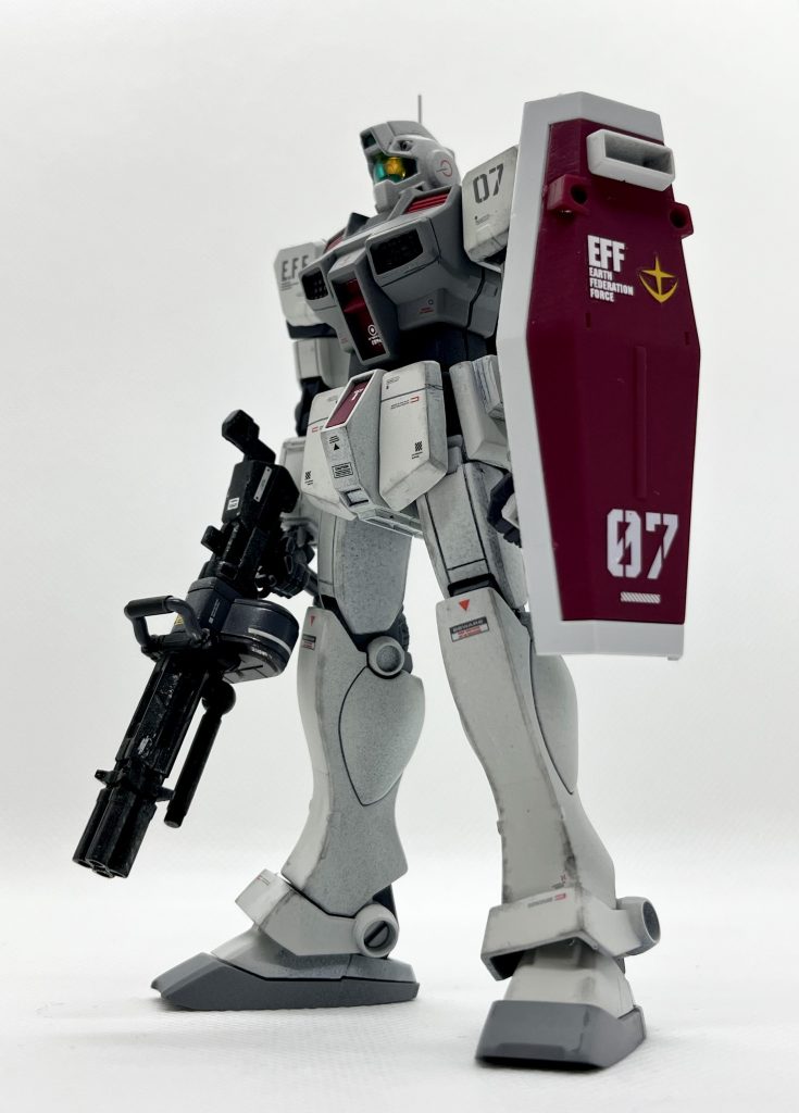 武器を変えてパチリ。ビームガトリングガンも似合います塗装はタミヤのスプレー缶で。