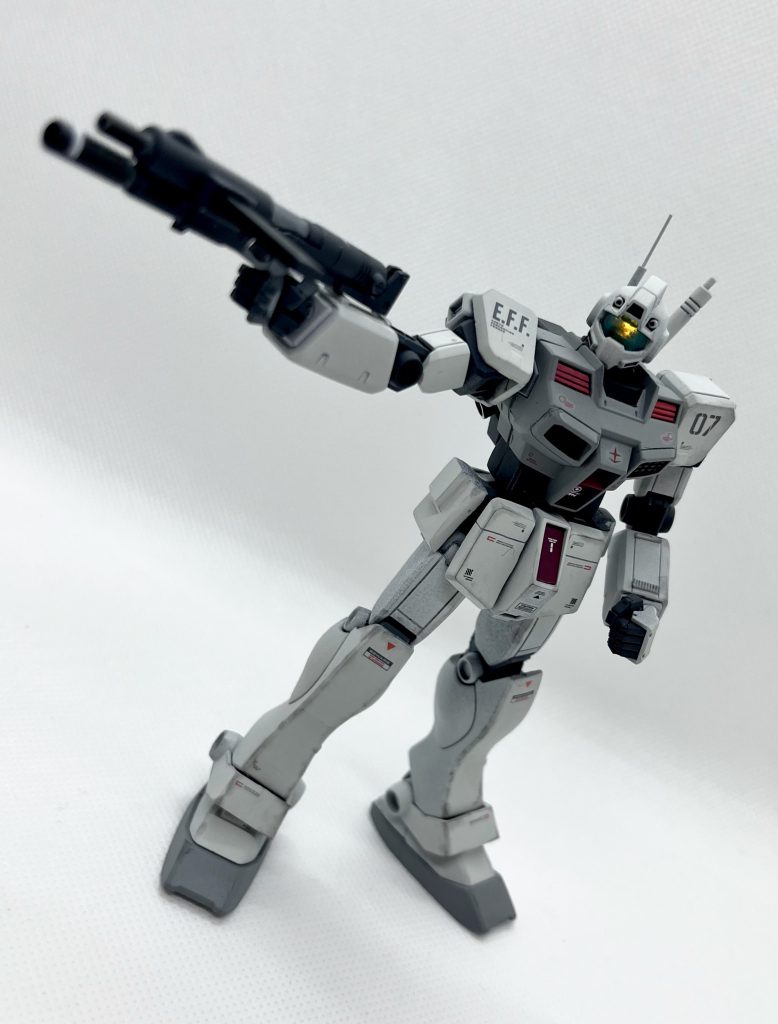 目にはLEDを入れて電飾してますBitTradeOneのマグネットスイッチ付きです。電池は胴体内に収納してます