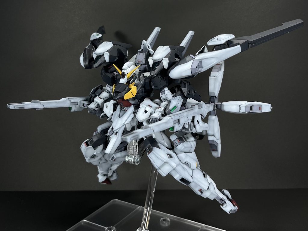 ハイマニューバモードです。ガンビットを推進力として使用し超高速で移動可能です。人体にかかるGは計り知れない。。。