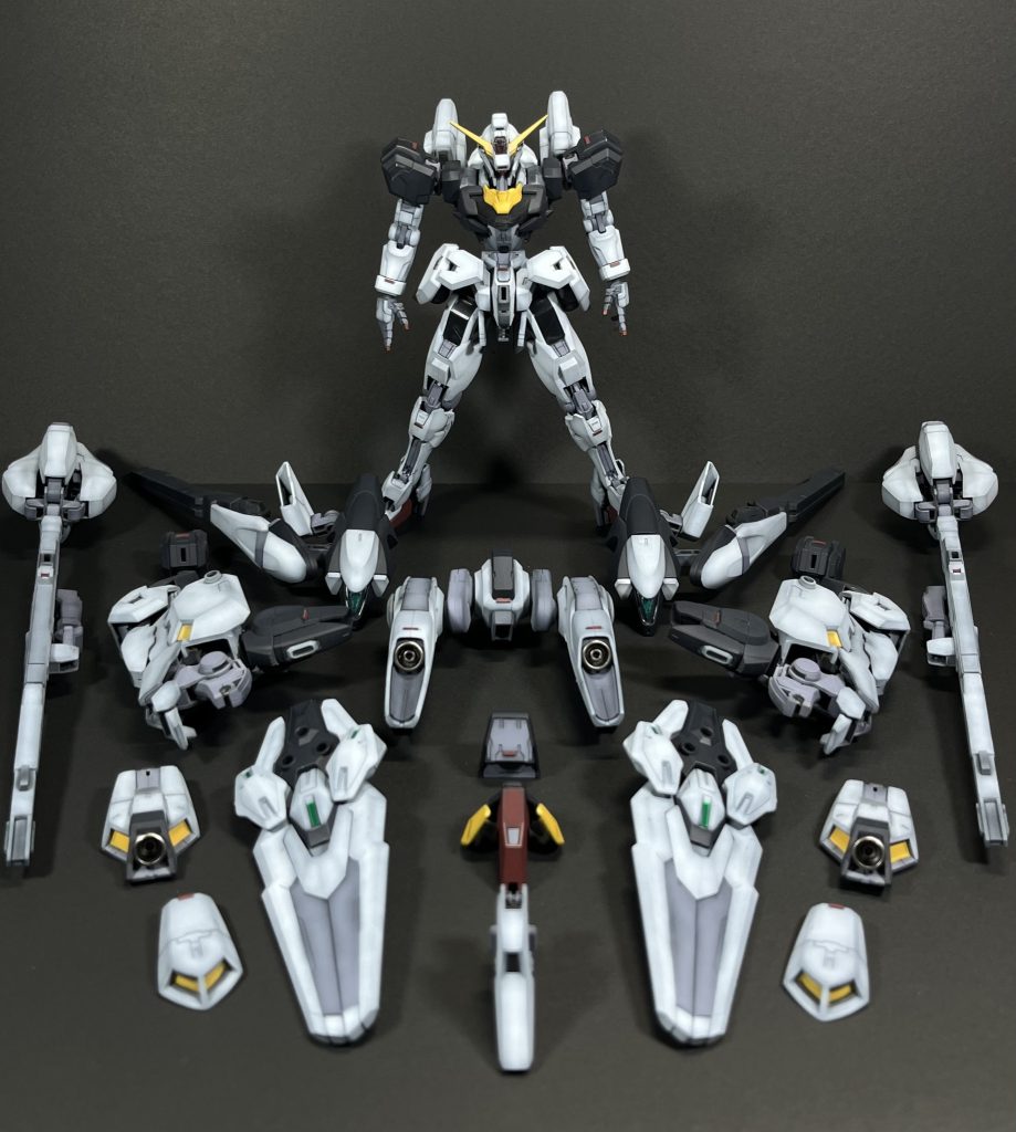 強化装甲は一応外すことは可能ですが、塗装も剥がれちゃいます。一部剥がれちゃったのでシルバーのドライブラシ、グレーのチッピングで誤魔化します😗