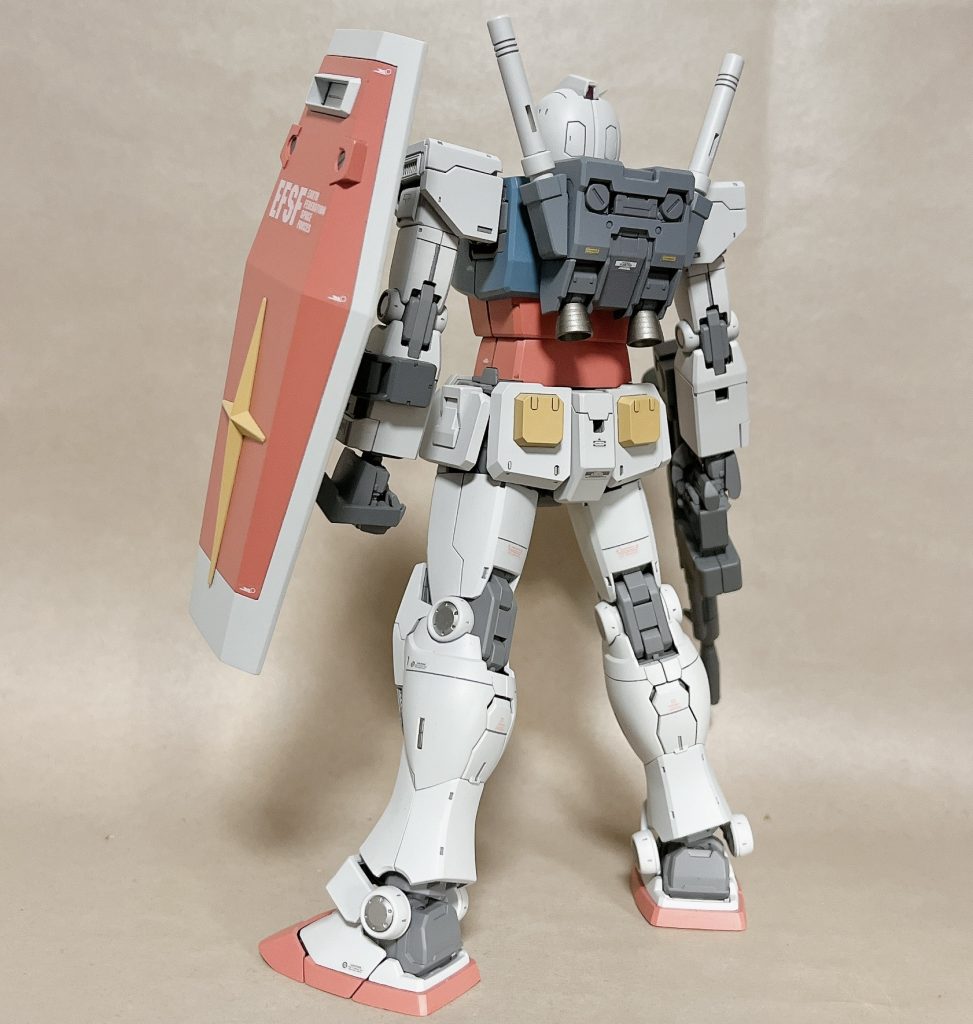 関節のマルイチはシルバーにして異物感を出した