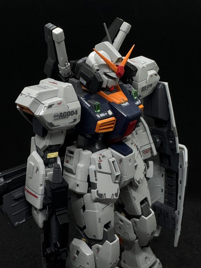 RG ガンダムMk-II(エゥーゴ仕様)–4枚目/制作者：ベンチマン