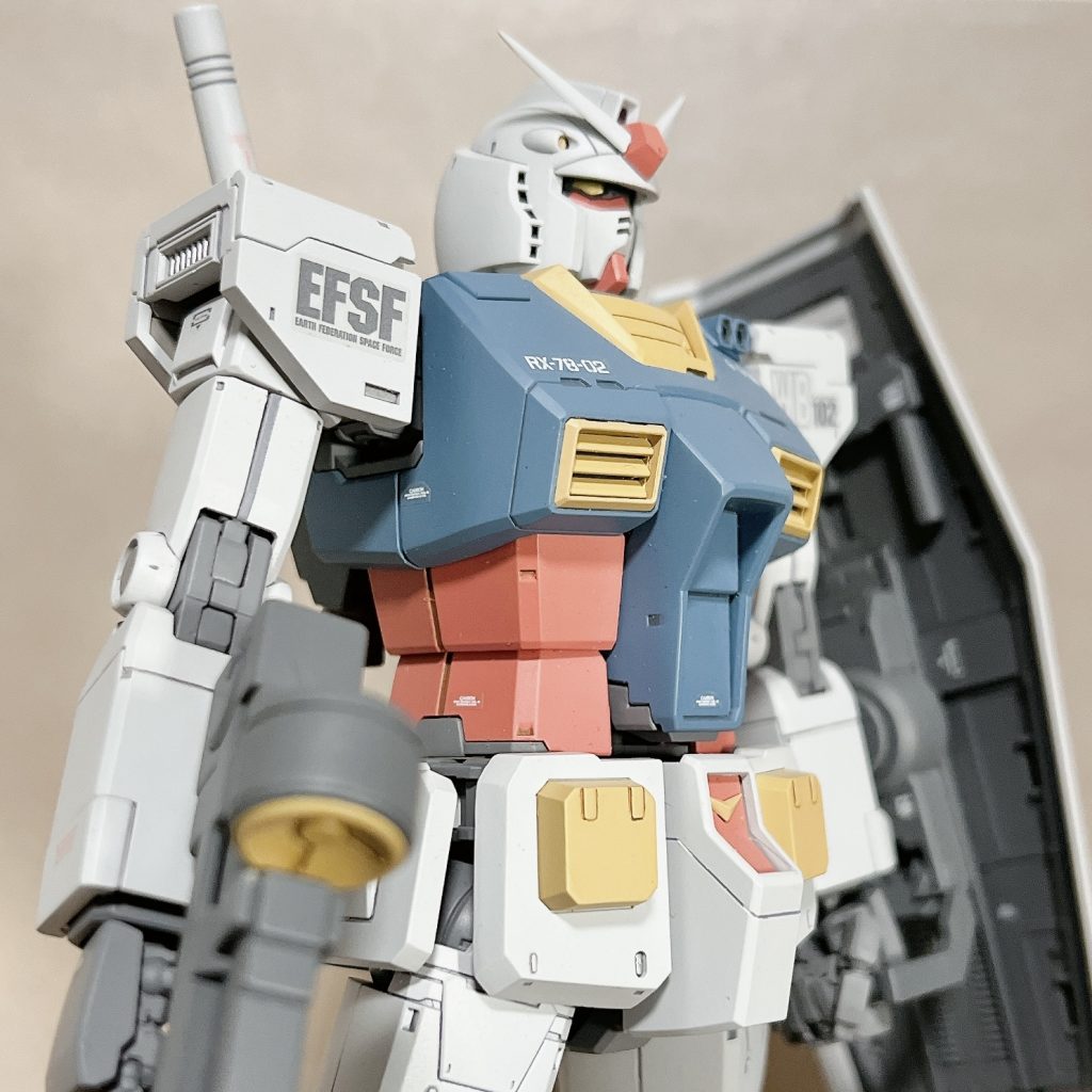 スカートのバンダイエッジの処理が効いている