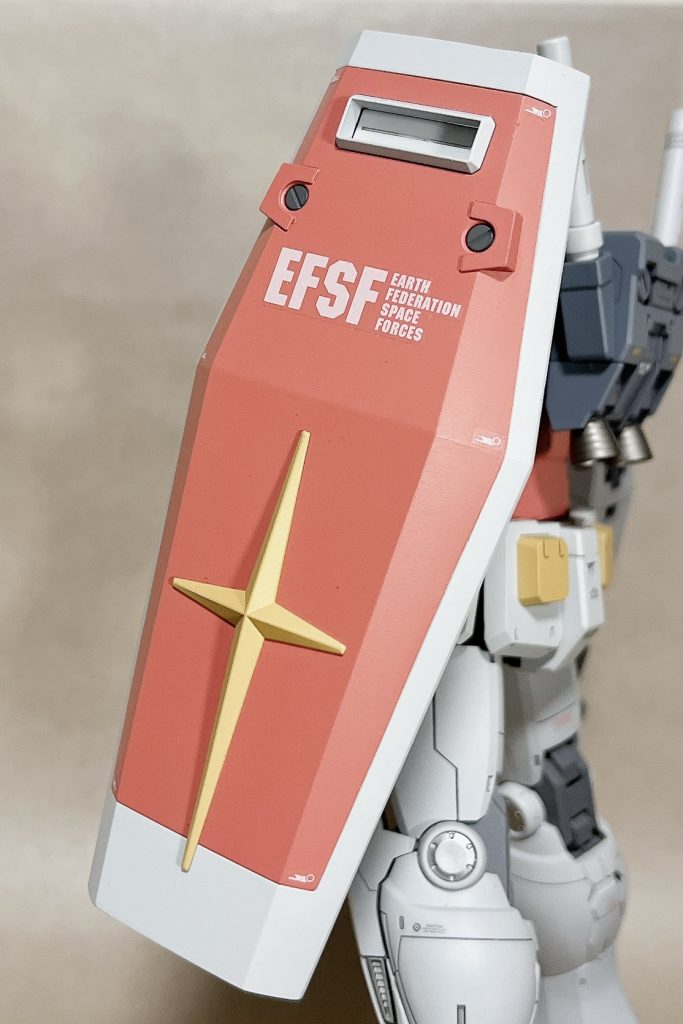 シールドの赤白の境目をツライチに気持ちがいい