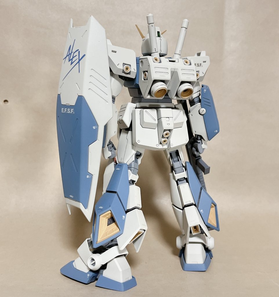 ヒザ裏から見えるフレームに肉抜きがあるので埋め エクストラフィニッシュが施されたバーニアは普通に塗りました