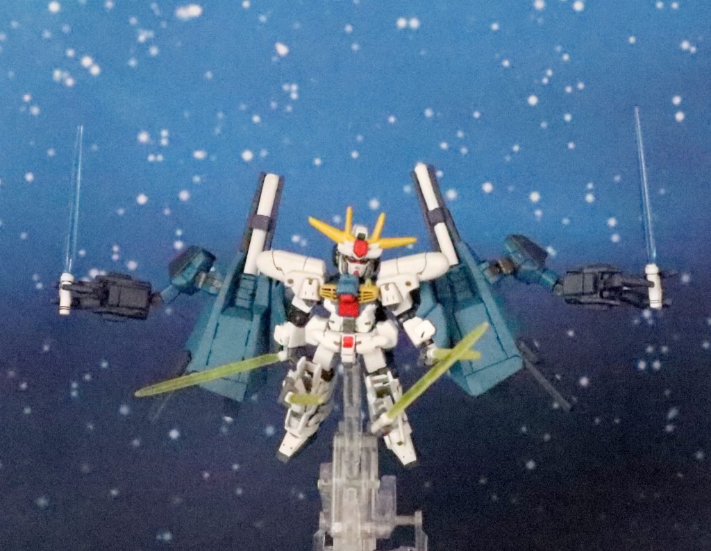 六刀流（メッサーラ・グラシュティンの腕にファーヴニルのサーベルを持たせてみました。