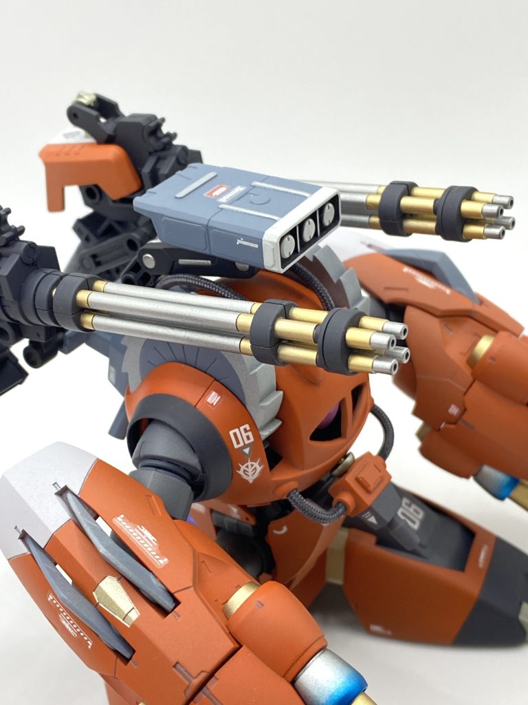 ミサイルポッドはビルダーズパーツを利用していますが、物凄く出来が良いです。私の中ではミサイルポッドはもうこれが鉄板です。