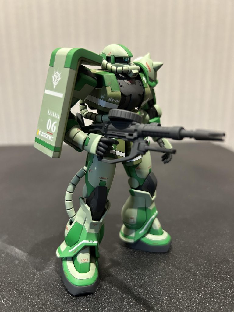 ベースカラーと同系色のクリアカラーを重ね塗りする事で塗料節約簡単塗り分けと思ったが塗ってみないとどうなるか分からない欠陥手法だった…