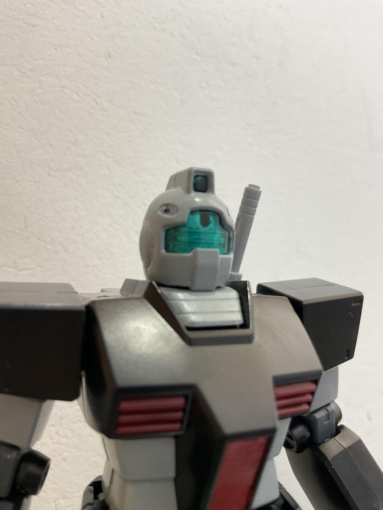 トップコートをかける時間はないけど出来るだけキレイに仕上げたかったので、以前から興味のあったスポンジポンポン塗装を試してみました。塗料の希釈を検討していないので鋳造表現みたいになりましたが中々イイです。機会があれば全塗装もしてみたいです。