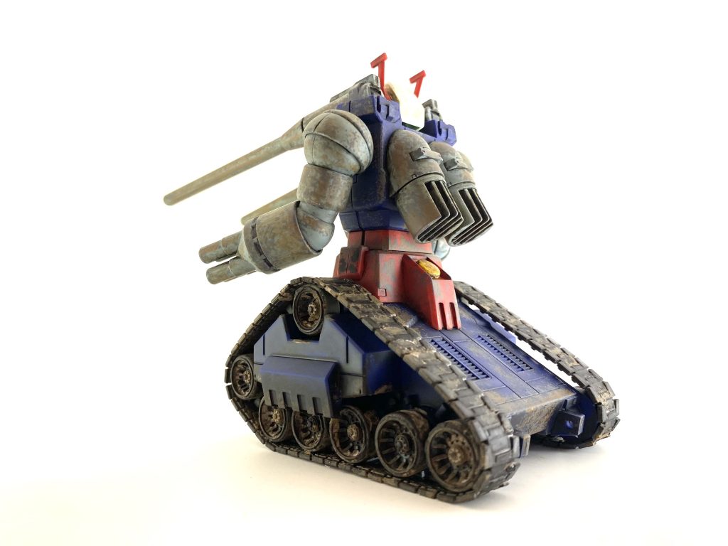 キャタピラーが泥まみれになるように、塗料も買ってきました！