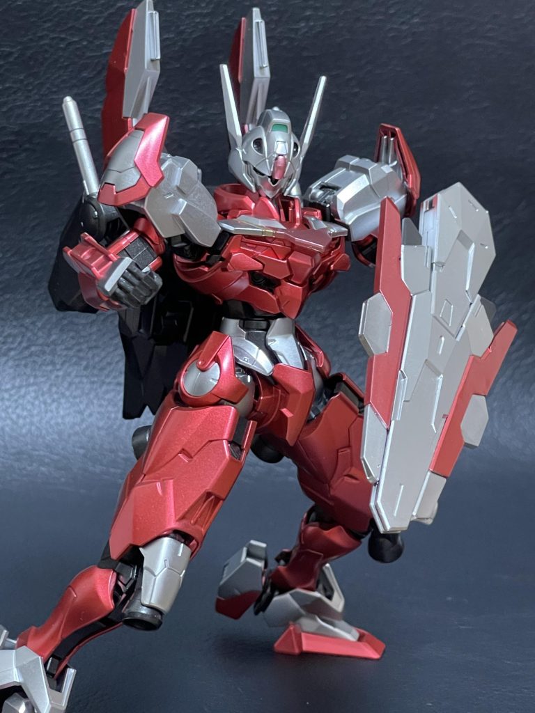 モード名の通り近接格闘を得意とする形態です。エスカッシャンの武装もあるが、そもそもの攻撃力が高いため素手でも十分に戦える。