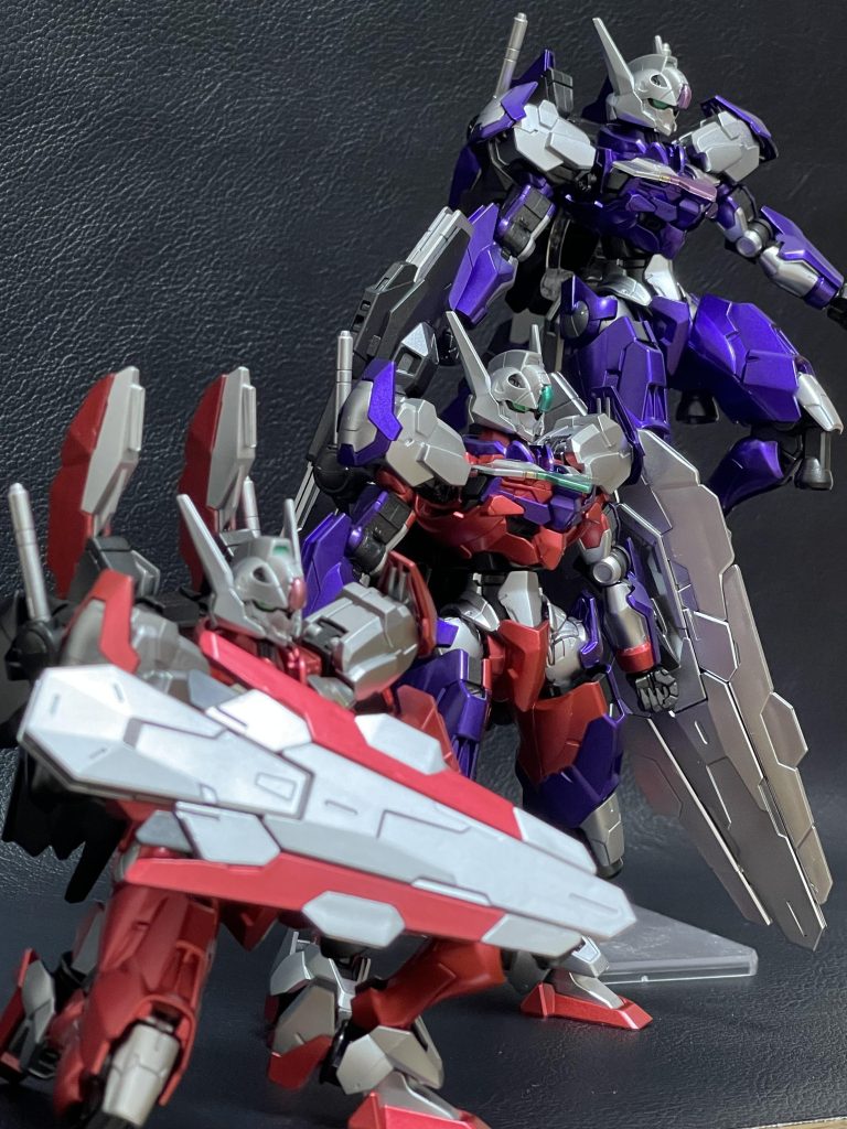ここまでご覧いただきありがとうございました♪3体準備するにあたりそれぞれのカラーや色分けをどうするかで結構悩みました。最終的にエスカッシャンの装着状態でモード切り替えをする仕様にし、色分けはULTRAMAN SUITのティガを参考にして色分けしました。メタルレッドが綺麗に塗装出来て満足です😆されではまた〜👋