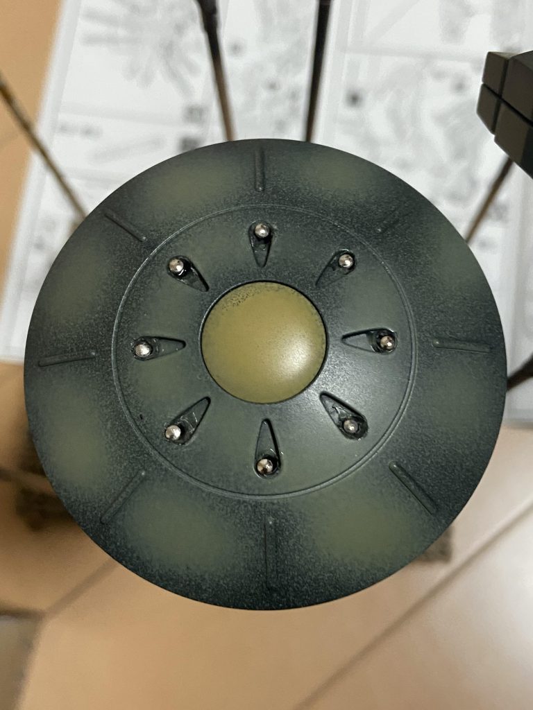 シールドは虫ピン…いや、メタルパーツでディテールアップ🛠️