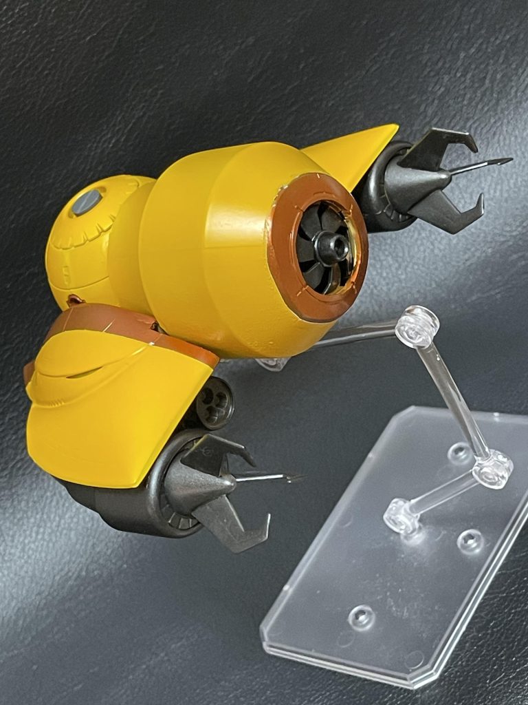 空ケースを少しいじってスクリューにしてます。作成のモチーフですが、サブノーティカに出てくるシーモスを参考にしてます。カラーも最初はシーモスの通りに塗装を考えてましたが白と青がメインであり、デストロイドボールも白とメタルブルーとカラーが似ているため違うカラーにせざるを得ない感じになりました。