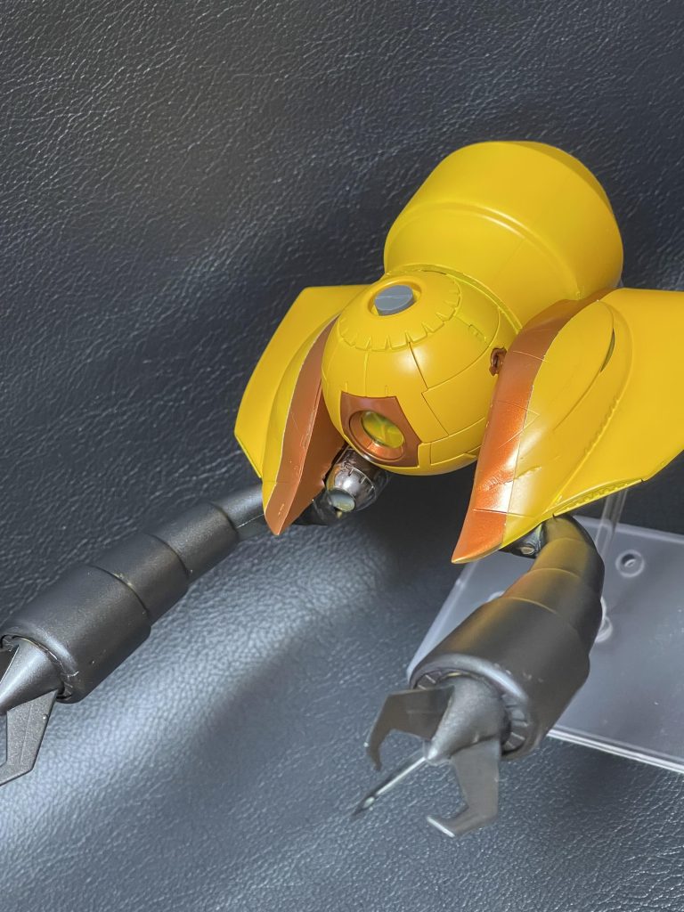 潜水艦で画像漁ってたところサンダーバード4がヒットし、黄色メインだったのでこれなら差別化が図れるなと思い黄色メインでメタルオレンジを少し使ってます。アームを展開することで探索や攻撃を行うことが出来ます。グラブロアームをそのまま使ってますwここは黒鉄色で塗装してます。毎度お馴染みの黒鉄色使わないと○病ですw
