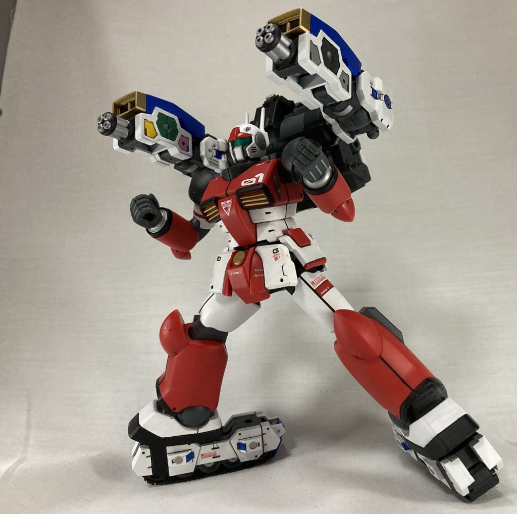 GG01+02:ガンガンシューターパンツァーとの合体、ベース機体であるガンキャノンに1番近い姿でパンツァーの高性能処理能力で常に敵をロックオンし続ける射撃タイプの合体両肩のガトリング砲と足に装備されたキャタピラでの安定した中距離戦闘が可能になる