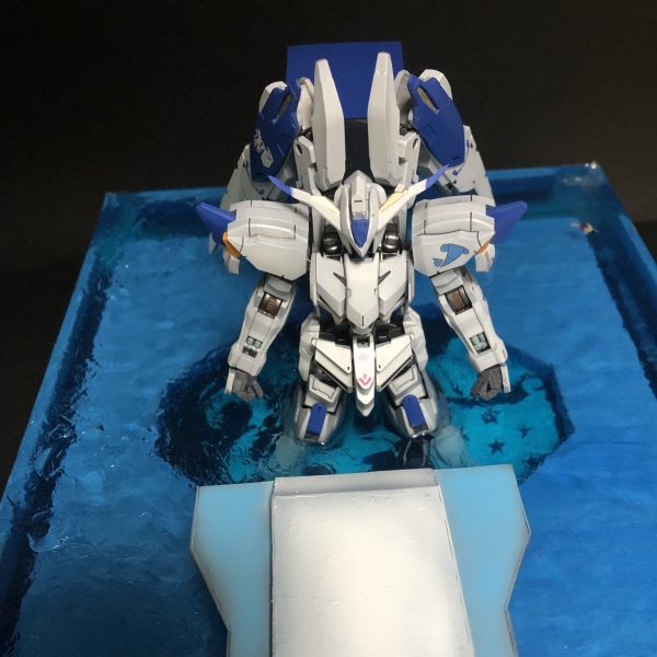 静　(マクギリスを待つバエル)