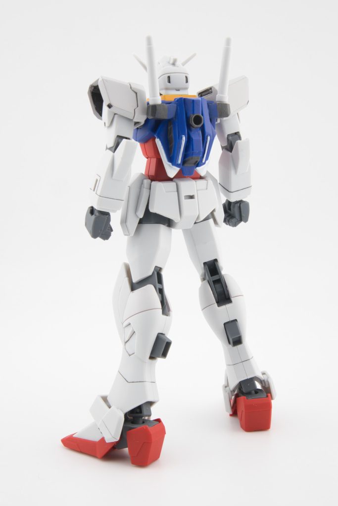 ビームサーベルと接続部はフォース。腰のリアアーマーも短くカット。