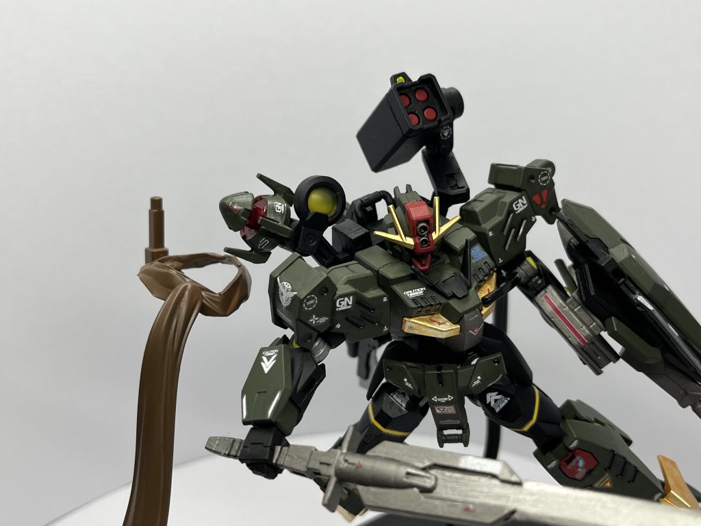 着脱可能垂れてる部分も可動させて遊べる機体に(´∀`)