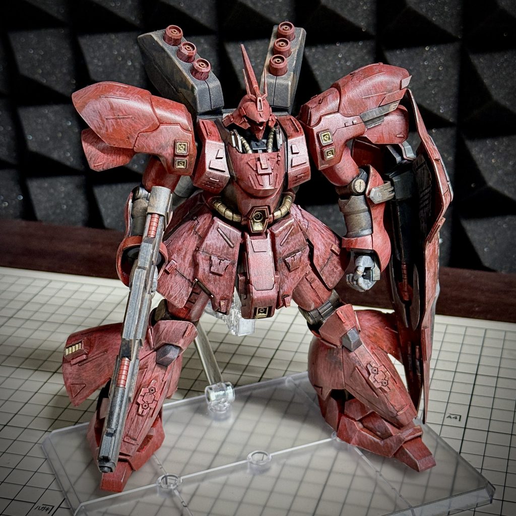 赤をずっと塗ると飽きそうだなと思い、黒サフからの塗装に挑戦してみました、全然色が乗らなくてしんどかったその他、プラ板貼ったりスジボリしたり