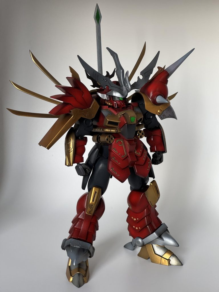 腰のガトリングを開口、太もものボリュームアップ、手首をMGシュピーゲルのポリ手首に交換、刀とトゲのシャープ化、足首関節周りの接地性向上改造は以上です。