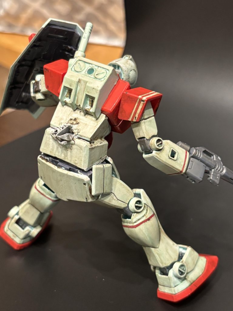 ジム背中。バーニアつけるの忘れてる😱