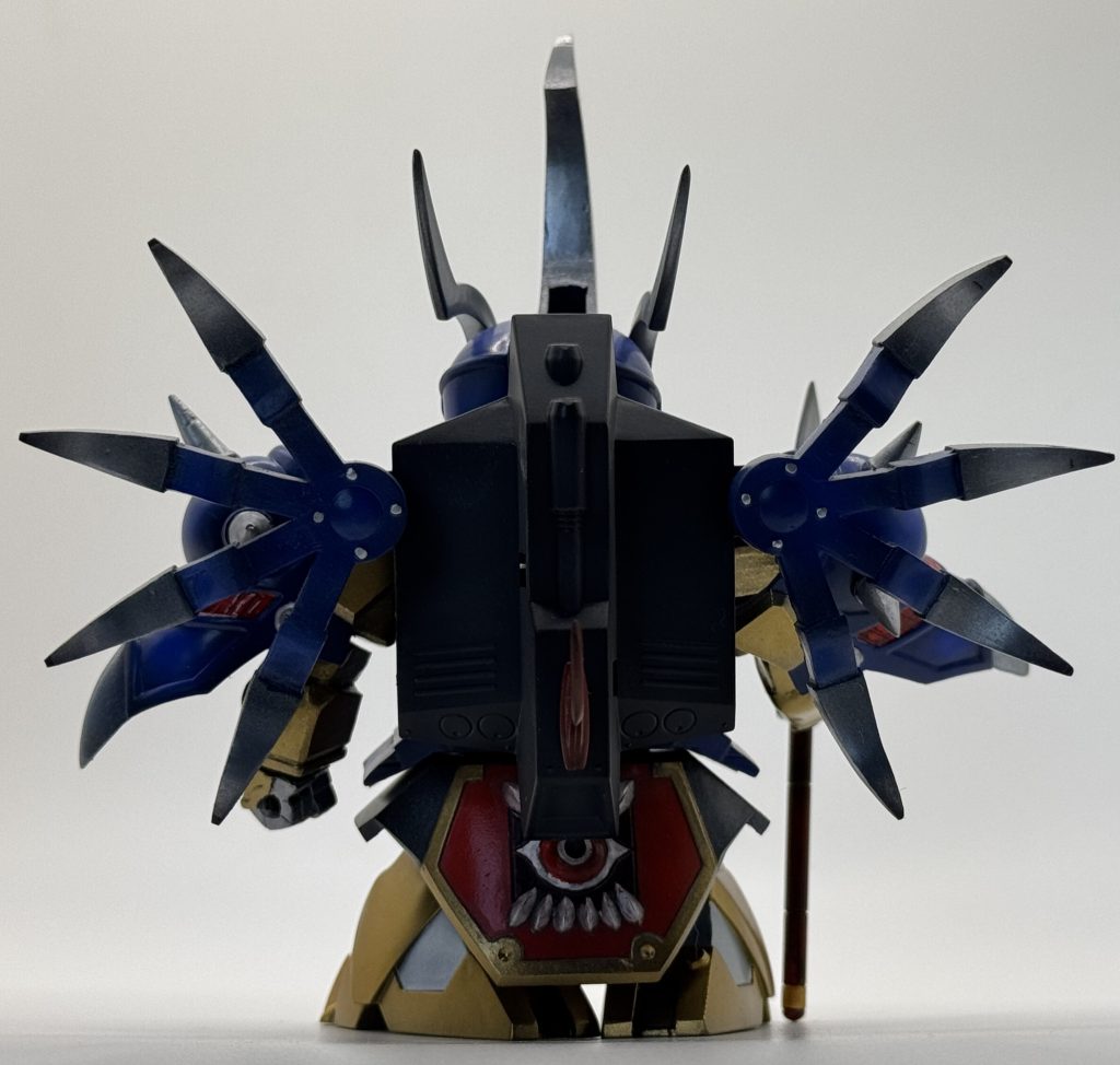 闇皇帝を彷彿とさせる爪