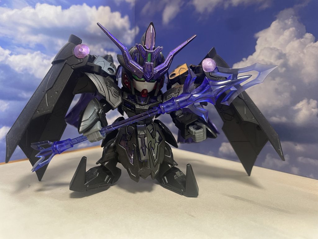 こちらの武器は無改造。槍かなーと思っていたけどなんとなく魔法杖よりに見え…塗装するともっとだったかも…