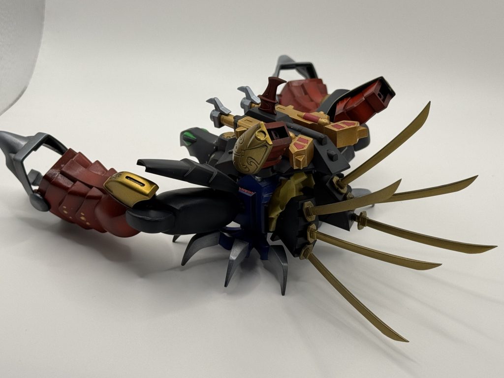 SDの足の付け根を改造した関係で刀はマステでくっつけてます💦