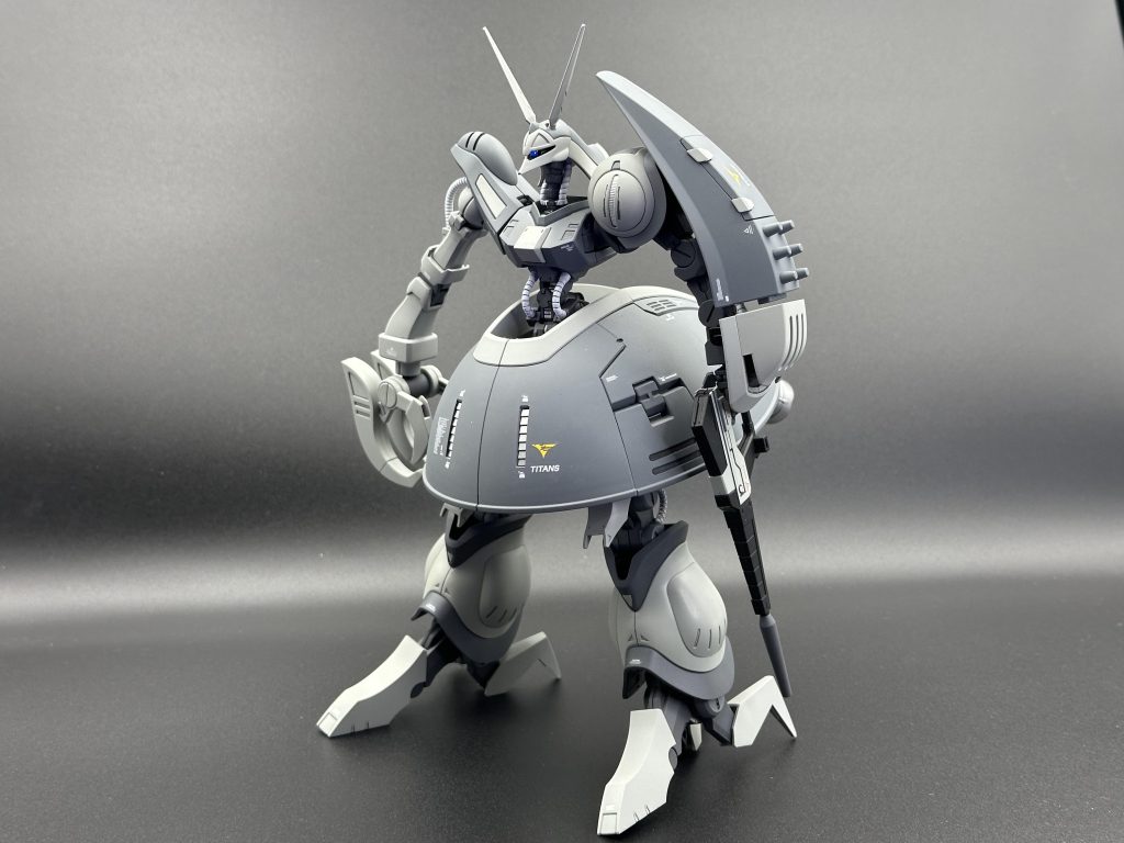 ゲーツ機では青灰色のとこを呉海軍工廠グレイに、薄い色の方をロイヤルライトグレイにしてます。