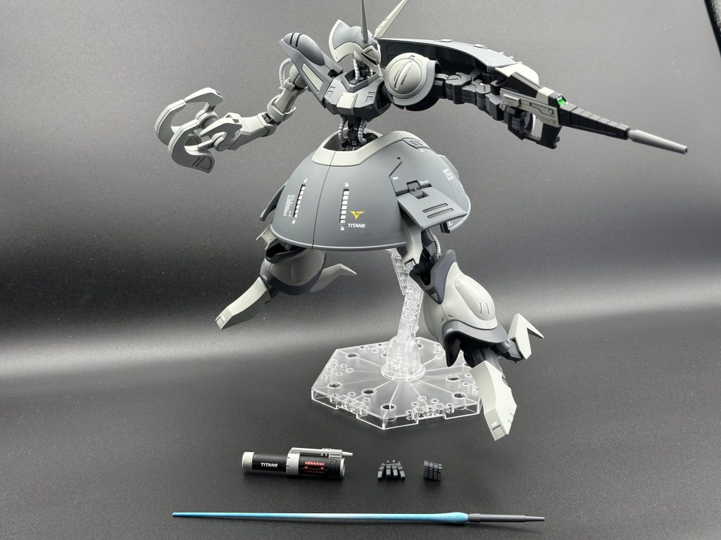 一応MA形態になったとき用のメガ粒子砲も作りましたが、変形すると確実に塗装が剥げるのでやりません…