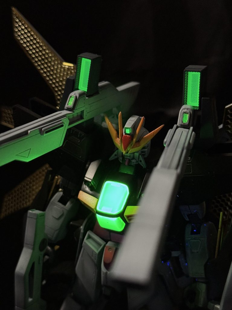 明かりを暗くしてブラックライト照射