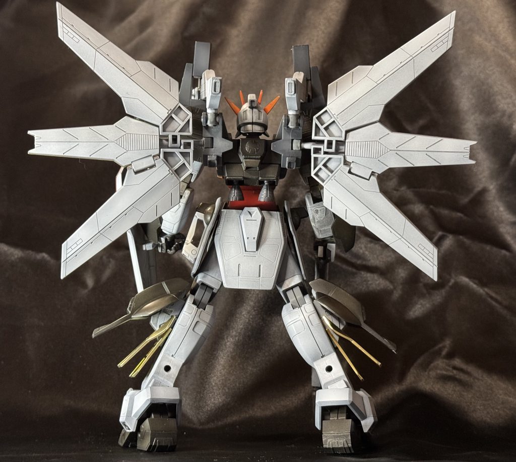 足首裏の丸穴はGファルコンと高速飛行形態に合体する時に使います。