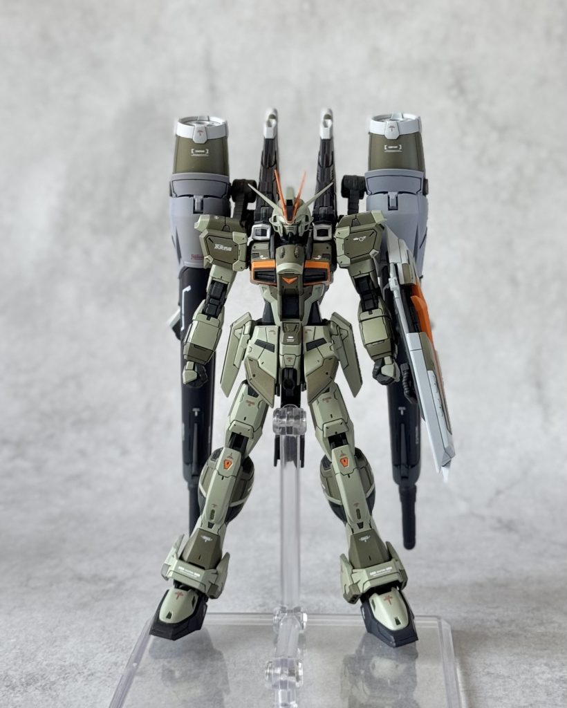 元のカラーはグリーン4色くらいありましたが減らして2色のカーキへ変更。差し色のオレンジが大変よい塩梅になりました🟠