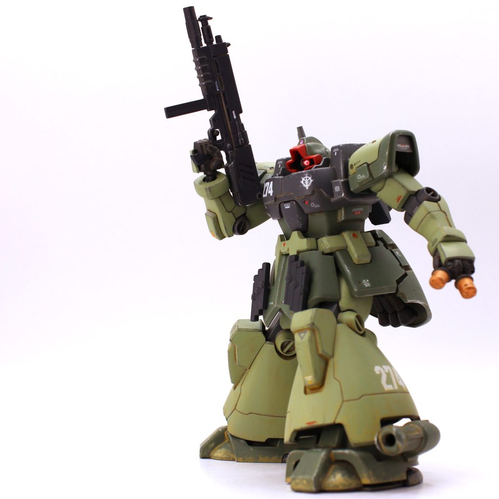 安価な構成ですが、光をよく拾いかつ立体感のある見た目で、かなりコスパ高く汎用的だと思います。バンダイの3Dメタリックシール、めちゃめちゃ良いんですが丸径が小さいものしかないのがネックです。変なカット形状のものはいらないので、ストイックに色んな径の丸を並べたレイアウトの物を切に願っています。