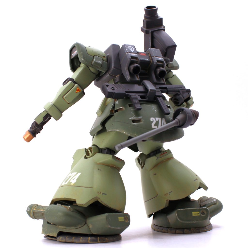 初めて触りましたがとても作り易く好印象でした。可動範囲も今の目で見ても及第点、造形は個人的にはほぼ完ぺきなバランスだと思います。合せ目は多いですがどれも素直で対応しやすく、後ハメ化が必要な箇所は肘部と腹部くらいでした。