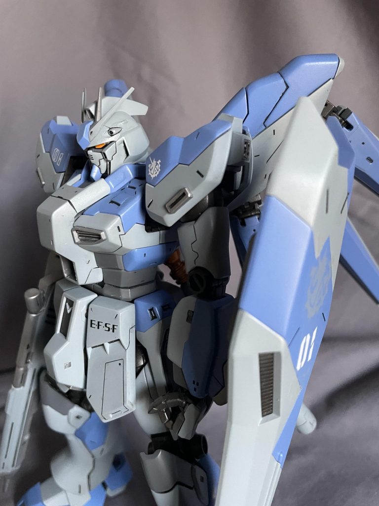 ヒゲありの3本スリット。当時としてはかなり斬新なデザインでしたよね！