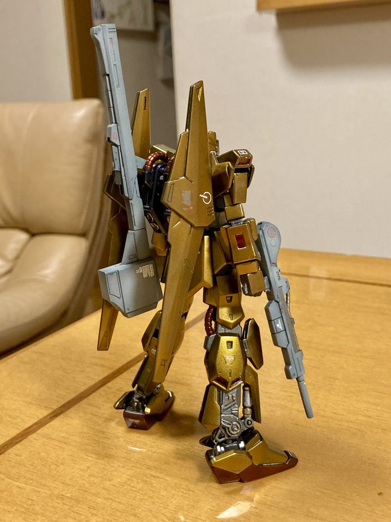 武器は艶消しにしました。その方が装甲のピカピカが目立つかな？…と。