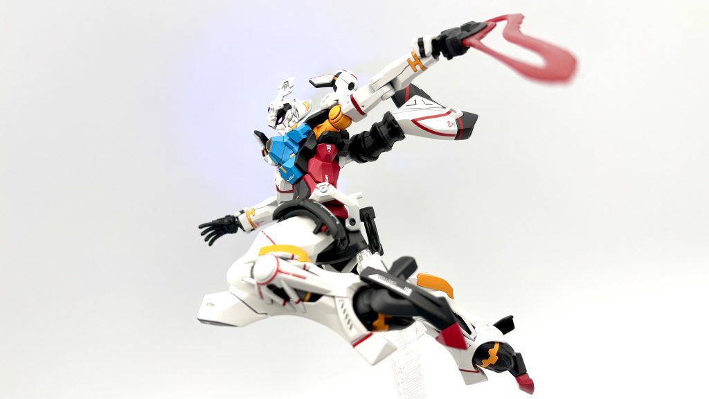 各種ポーズビームサーベルの形状オシャレですよね