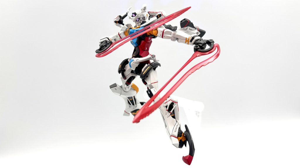 各種ポーズ目は蛍光色で塗装しているのでブラックライトで光らせることが出来ます