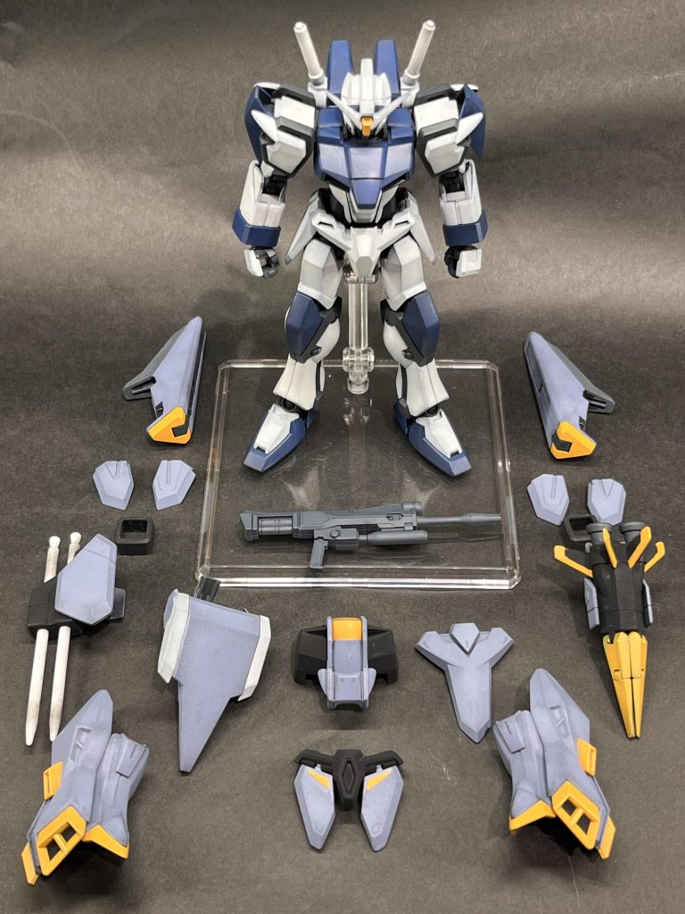 アサルトシュラウド。本体と外装並べるのカッコよくて好きです