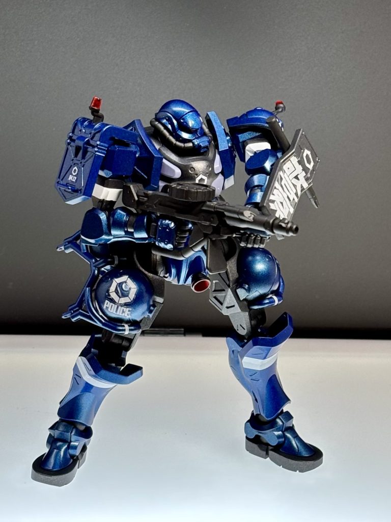 光量で濃さが変わりますタミヤラッカーマイカブルーを使いました