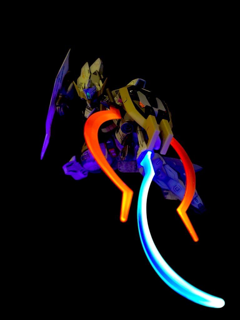 トリプルクロスクラッシャーも使用可能ではあるが機体腕部への負荷が高い為、一回限りの隠し玉になっている。