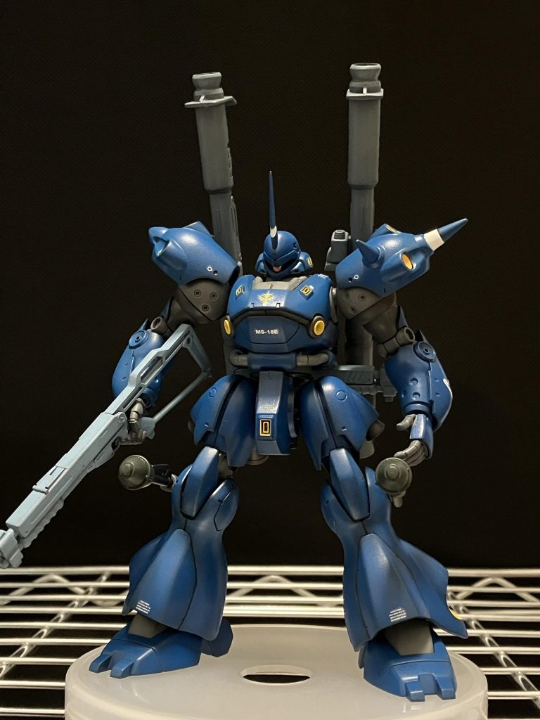 写真だとほんとうにグラデーションがわかりにくいのが残念なところ。それはそれとして、黒下地は色味が暗く渋くなるのがいいですね。