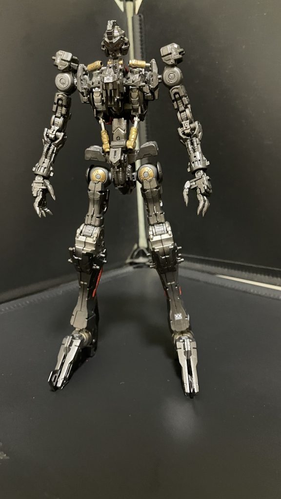 フレーム状態。ガンメタを3種類使用しました。足部ハンターエッジはガンメタ下地のアイアンを使用。