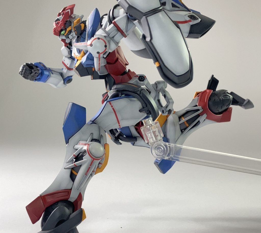 オープニングのPLASMAダッシュ!!第一話に間に合わなかったおかげで写真を撮れました笑組むのは少し難しいですが、良く動く優良キットだと思います