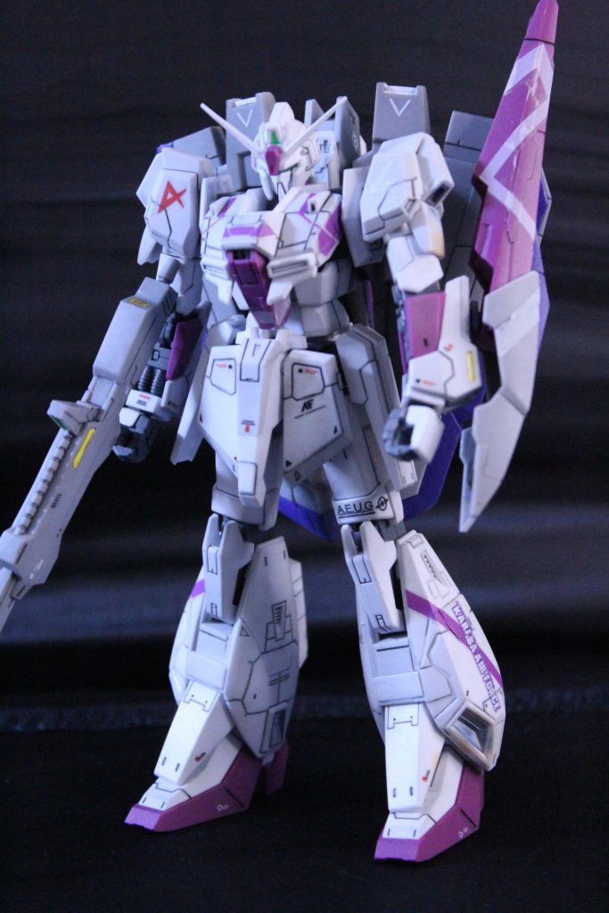 ライティングを試行錯誤しながらの撮影暗めで弱めのLED光源だったのですが…なんか、青みが強く出ちゃいました