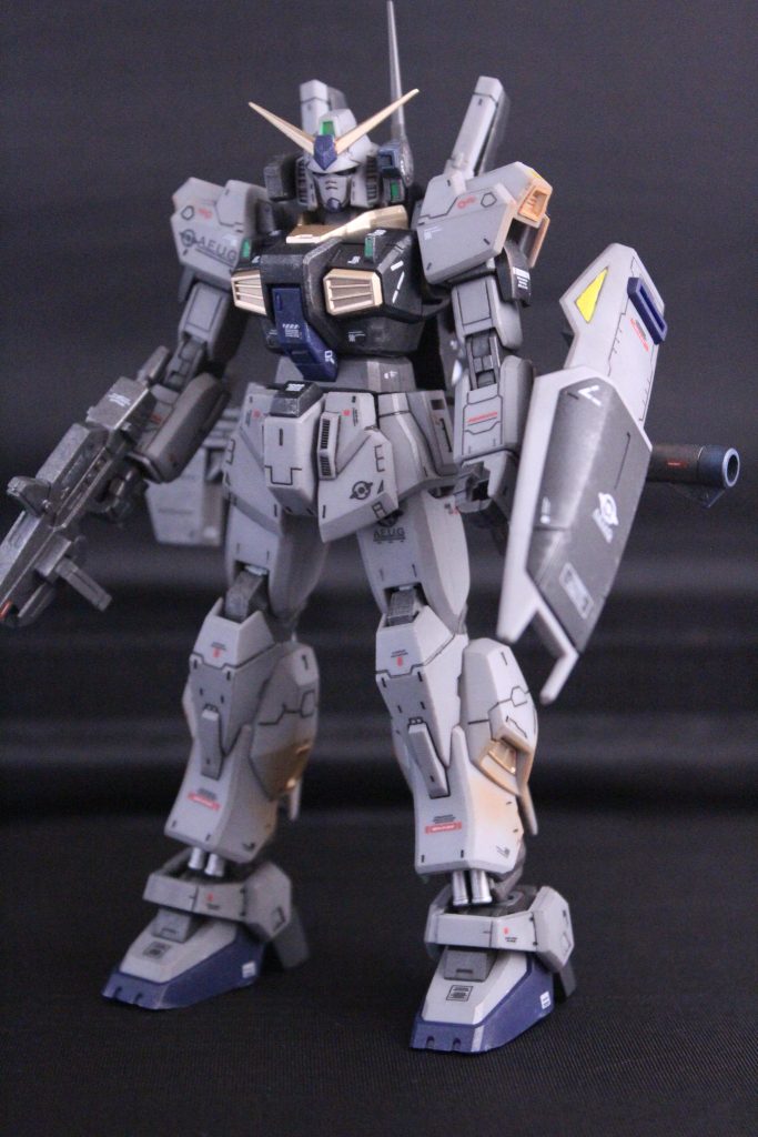 え、なんか造形的にかっこいい通常色のMK-IIも作りたくなるな… ラインシールはうまく貼れませんでした(>_<) 合わせ目消し:武器・間接くらい部分塗装:武器・間接、水性ホビーカラー黒鉄色 シリンダー・パイプ、水性ホビーカラー銀色 スコープなど、水性ホビーカラー蛍光グリーンパステルシャドウ、つや消しトップコート:水性ホビーカラー