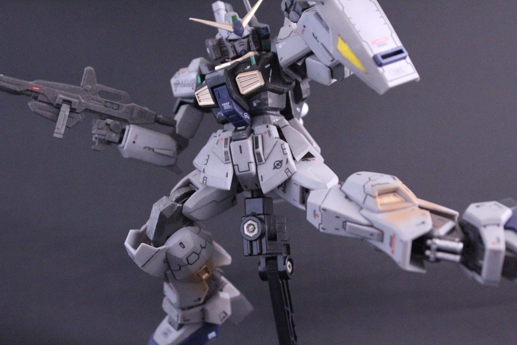 劇場版1作目の見所である「キック」